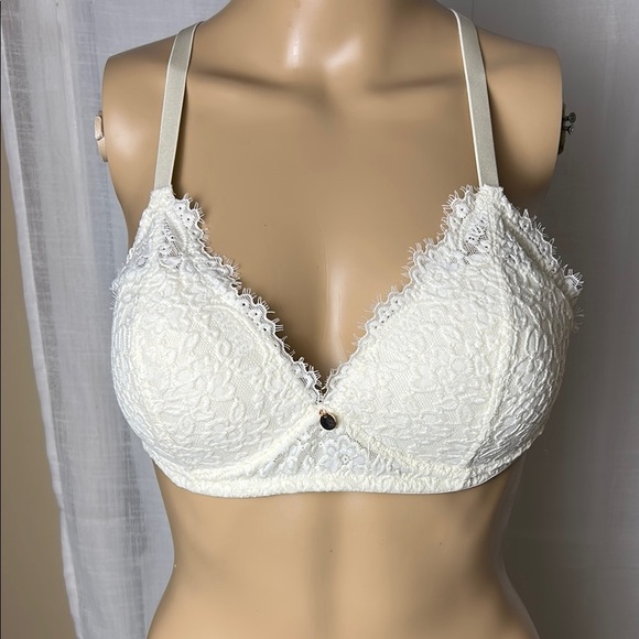 Aerie 36C white bra,lace covered,mesh,fray,padded,cross back,wireless,feminine - Picture 1 of 11